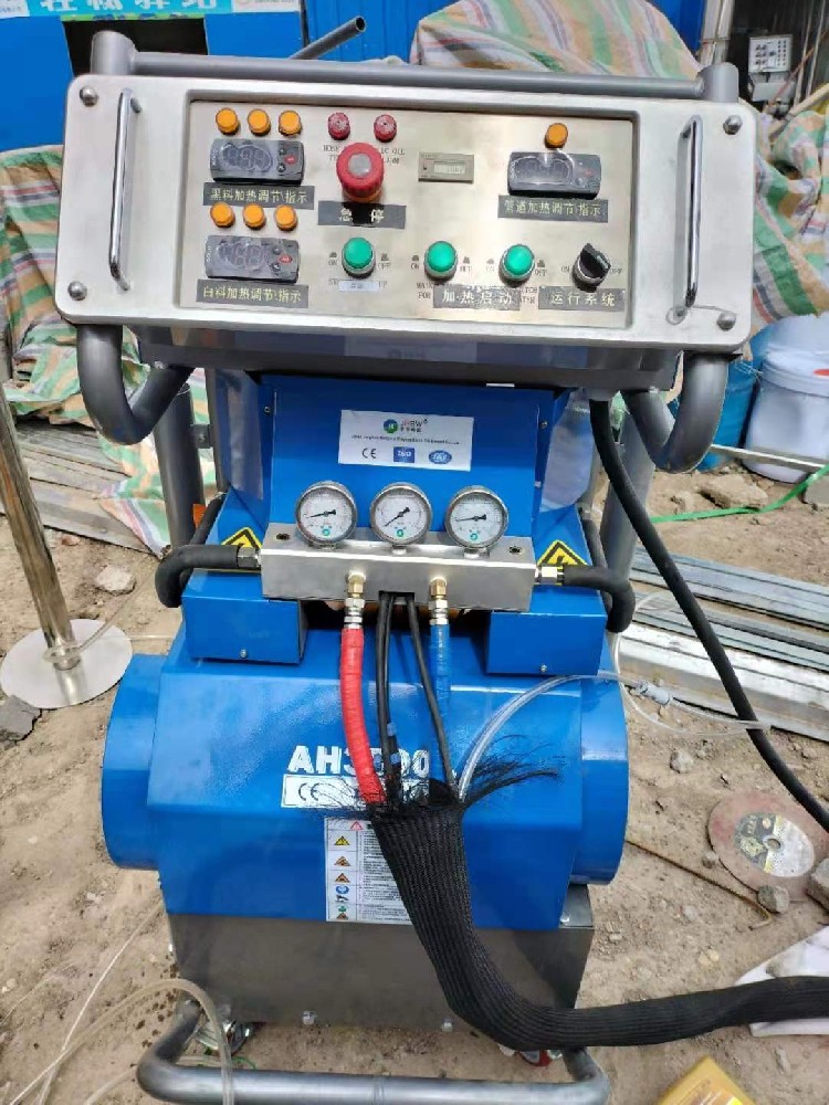 為什么于鏊選擇聚氨酯發泡機？